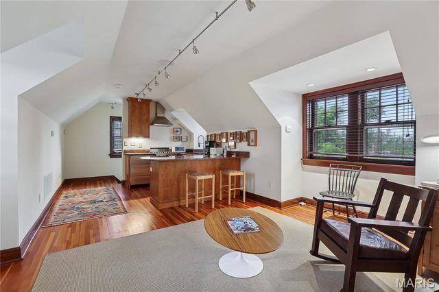 5745 Lindell Boulevard, St Louis, MO 63112