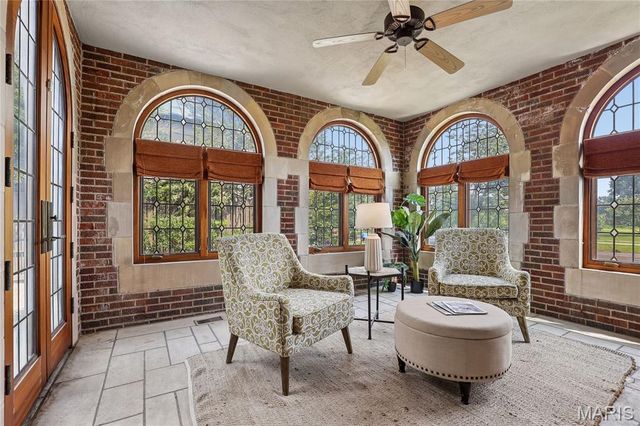 5745 Lindell Boulevard, St Louis, MO 63112