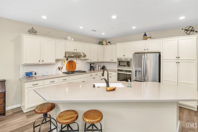 14320 Harborough Drive, Bakersfield, CA 93311