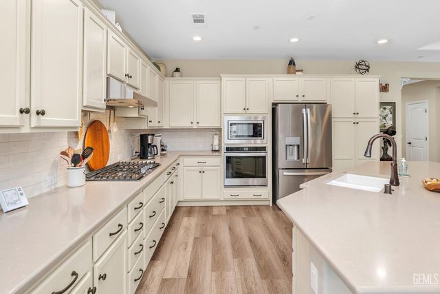 14320 Harborough Drive, Bakersfield, CA 93311