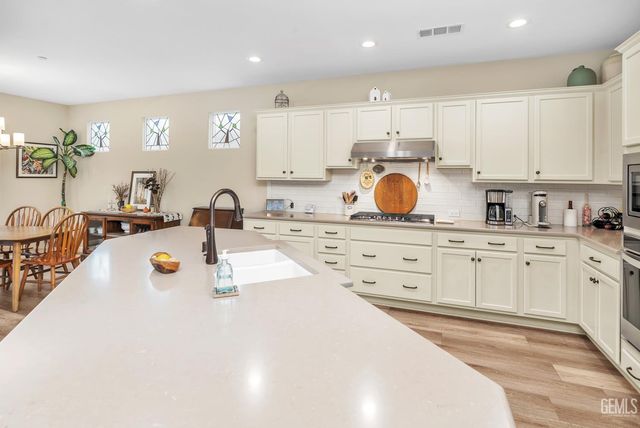 14320 Harborough Drive, Bakersfield, CA 93311