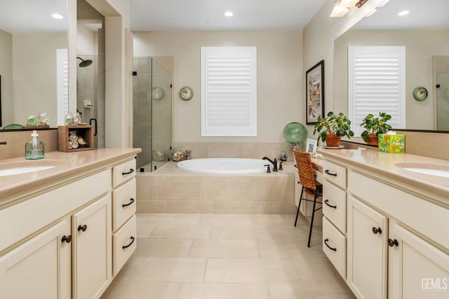 14320 Harborough Drive, Bakersfield, CA 93311