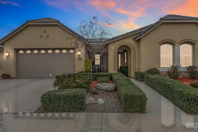 14320 Harborough Drive, Bakersfield, CA 93311