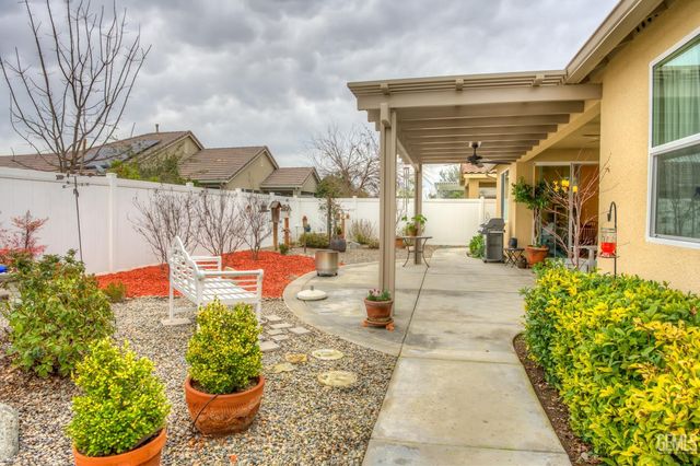 14320 Harborough Drive, Bakersfield, CA 93311