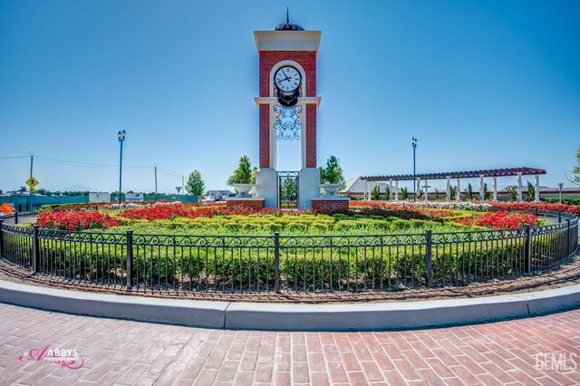 14320 Harborough Drive, Bakersfield, CA 93311