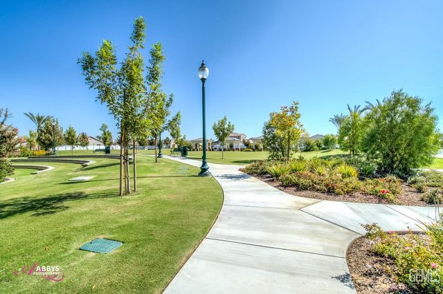 14320 Harborough Drive, Bakersfield, CA 93311