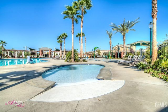 14320 Harborough Drive, Bakersfield, CA 93311