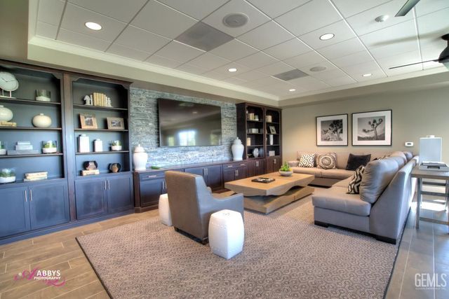 14320 Harborough Drive, Bakersfield, CA 93311