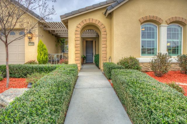 14320 Harborough Drive, Bakersfield, CA 93311