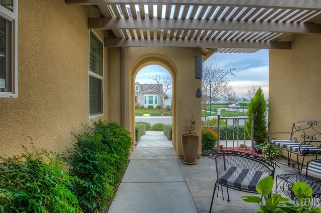 14320 Harborough Drive, Bakersfield, CA 93311