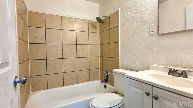 305 E 5th Street E, Cahokia, IL 62206