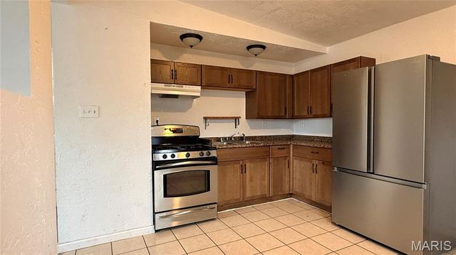 305 E 5th Street E, Cahokia, IL 62206