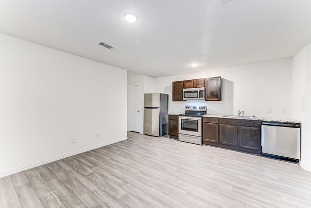 7925 Way Street, Houston, TX 77028