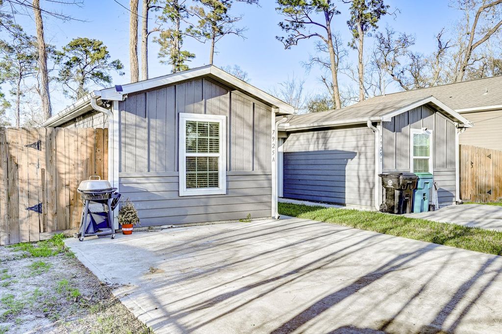 7925 Way Street, Houston, TX 77028