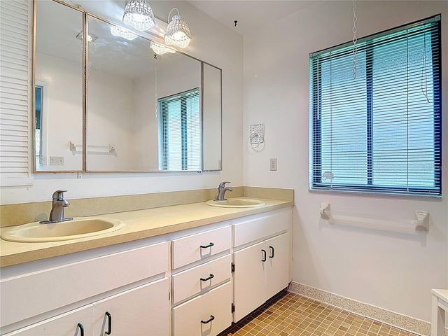 1066 CLUBHOUSE BOULEVARD, New Smyrna Beach, FL 32168