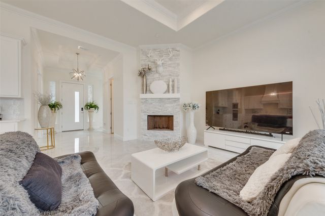 1424 Silent Springs Drive, Fort Worth, TX 76052