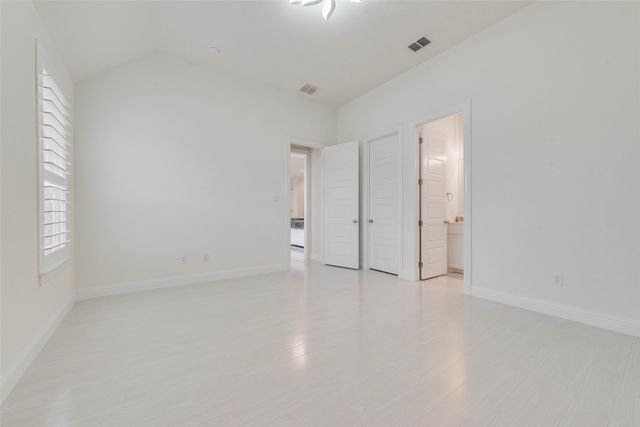 1424 Silent Springs Drive, Fort Worth, TX 76052