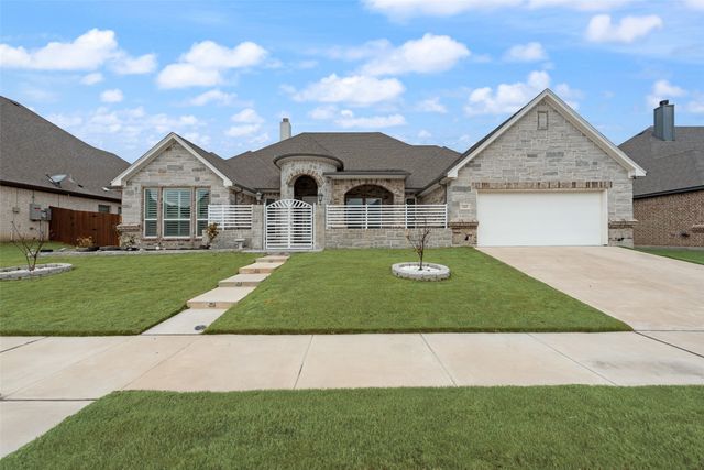 1424 Silent Springs Drive, Fort Worth, TX 76052