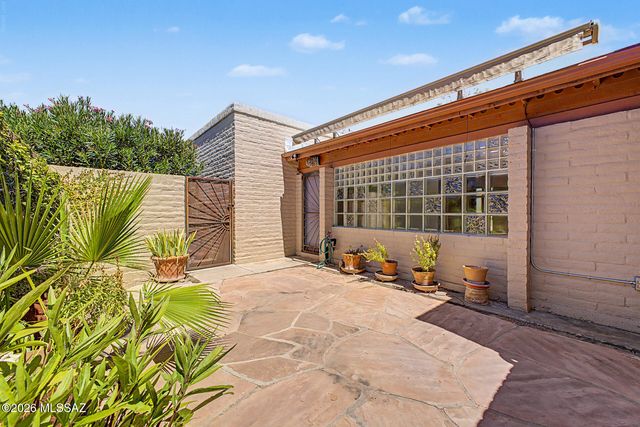 2264 E Camino Cancion, Tucson, AZ 85718