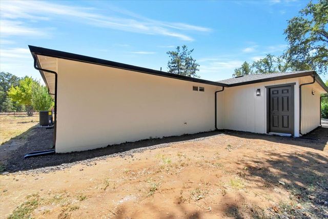 17809 Lasso Loop, Penn Valley, CA 95946