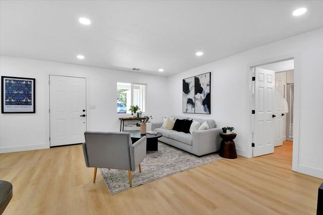 17809 Lasso Loop, Penn Valley, CA 95946