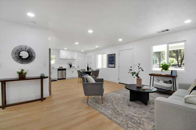 17809 Lasso Loop, Penn Valley, CA 95946