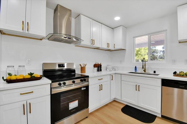 17809 Lasso Loop, Penn Valley, CA 95946