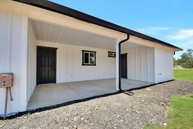 17809 Lasso Loop, Penn Valley, CA 95946