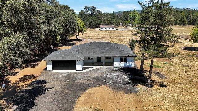 17809 Lasso Loop, Penn Valley, CA 95946