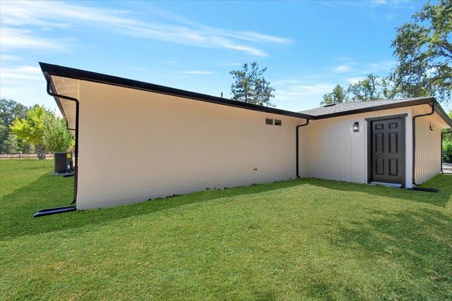 17809 Lasso Loop, Penn Valley, CA 95946