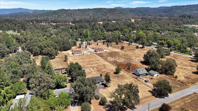 17809 Lasso Loop, Penn Valley, CA 95946