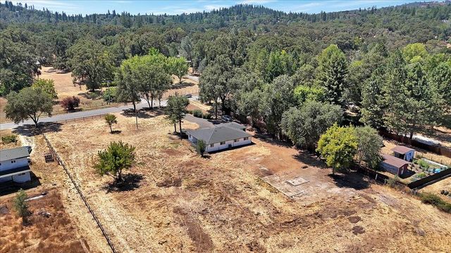 17809 Lasso Loop, Penn Valley, CA 95946