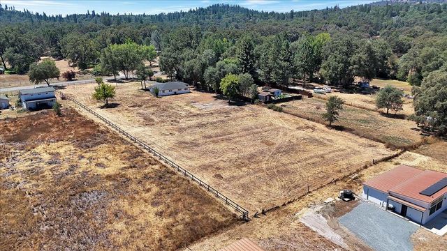 17809 Lasso Loop, Penn Valley, CA 95946