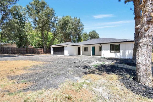 17809 Lasso Loop, Penn Valley, CA 95946