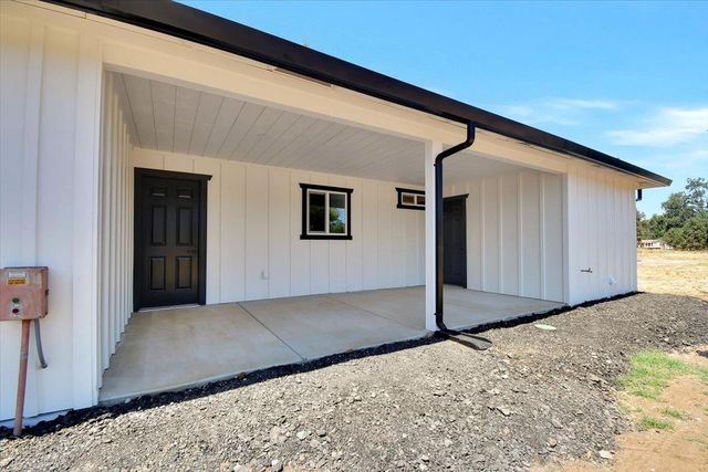 17809 Lasso Loop, Penn Valley, CA 95946