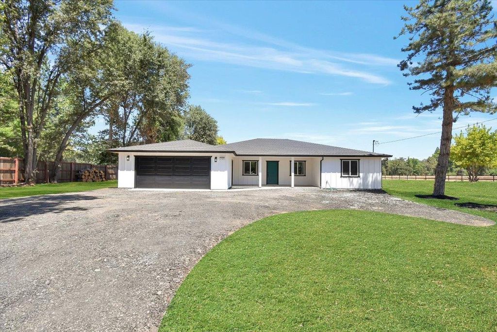 17809 Lasso Loop, Penn Valley, CA 95946