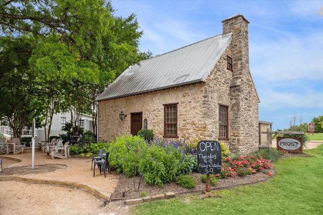 2130 Hartfield Road, Round Top, TX 78954