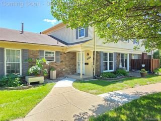 34299 Garfield Circle 2, Fraser, MI 48026