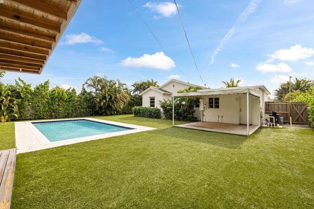 359 Ellamar Road, West Palm Beach, FL 33405