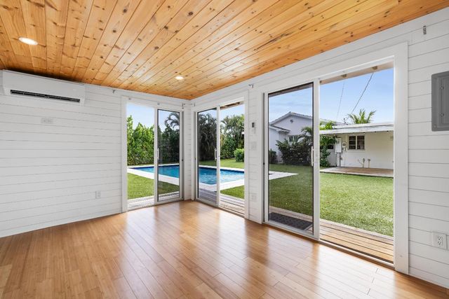 359 Ellamar Road, West Palm Beach, FL 33405