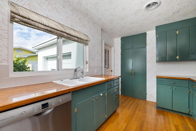 359 Ellamar Road, West Palm Beach, FL 33405