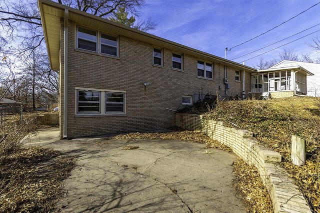 340 CROWN PT, Columbia, MO 65203