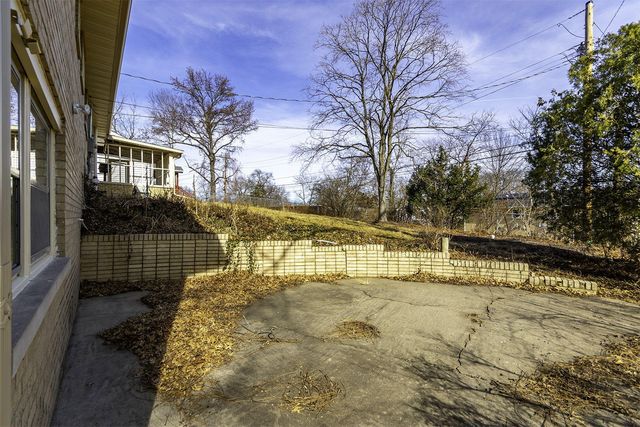 340 CROWN PT, Columbia, MO 65203