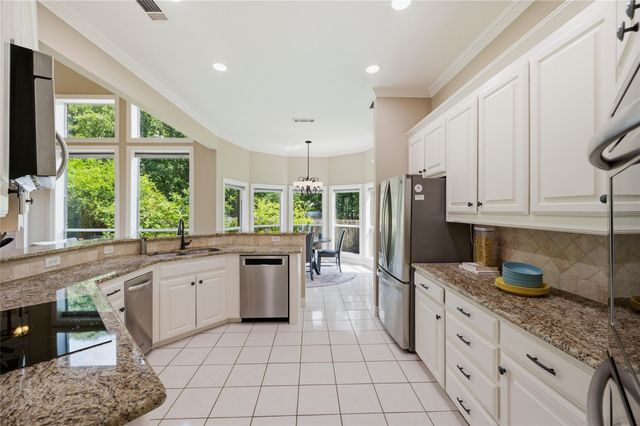 5527 Hunterwood Lane, Arlington, TX 76017