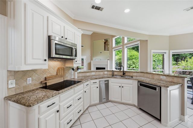 5527 Hunterwood Lane, Arlington, TX 76017