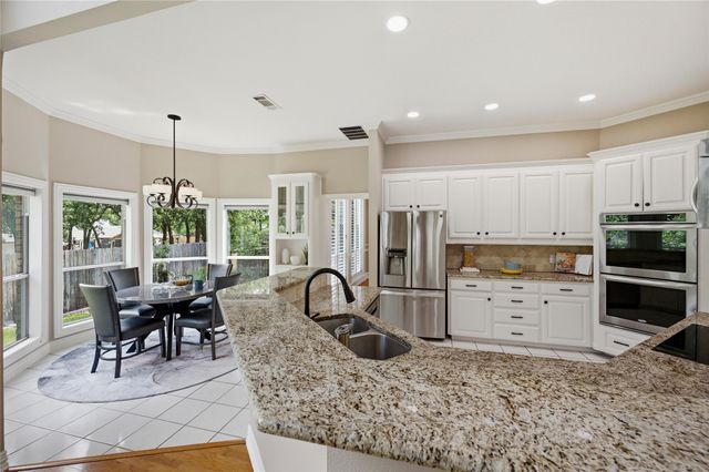 5527 Hunterwood Lane, Arlington, TX 76017