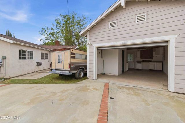 2077 Sebring Court, Simi Valley, CA 93065