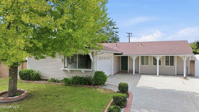 2077 Sebring Court, Simi Valley, CA 93065