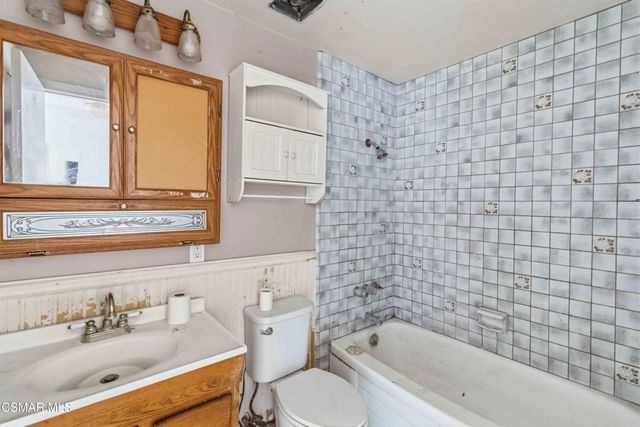 2077 Sebring Court, Simi Valley, CA 93065