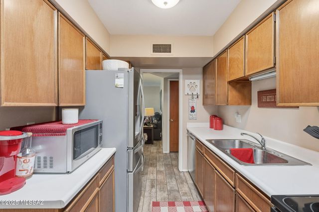 1052 N Caribe Avenue, Tucson, AZ 85710